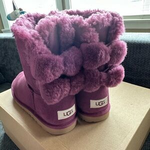 UGG classic Bailey bow snugscape boot big kids 5/37
